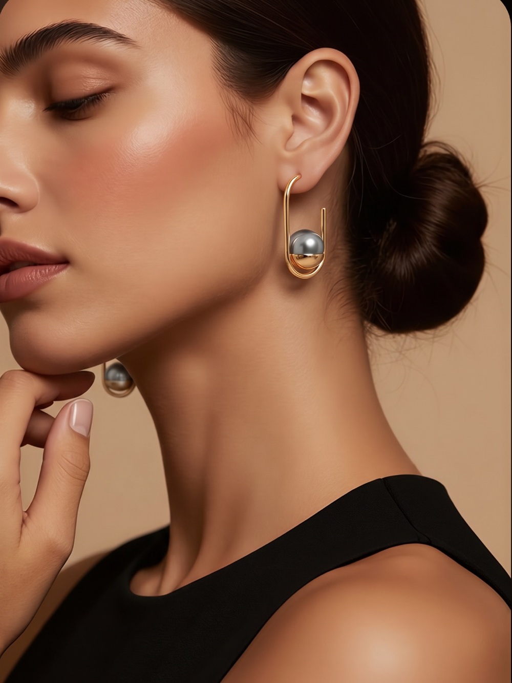 Oval Golden Tone/ Grey PearlDrop Earrings.